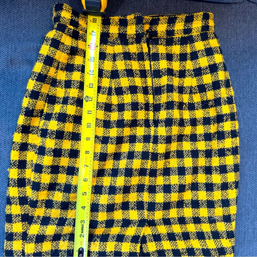 Super Cute Vintage Wool Checkered Mini - Picture 6 of 6